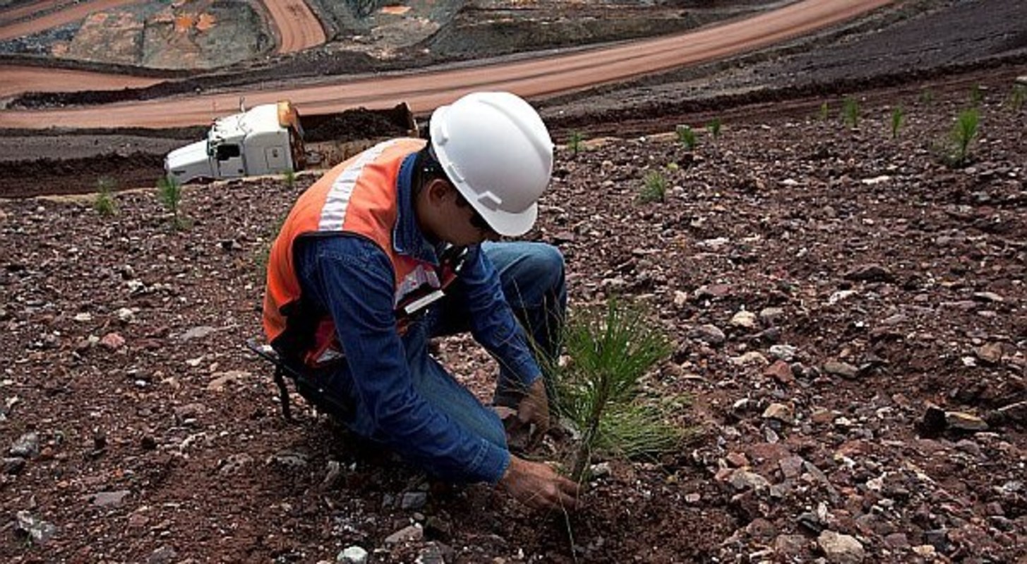 En este momento estás viendo Minería Sostenible: Desafíos Ambientales y Compromiso con el Medio Ambiente