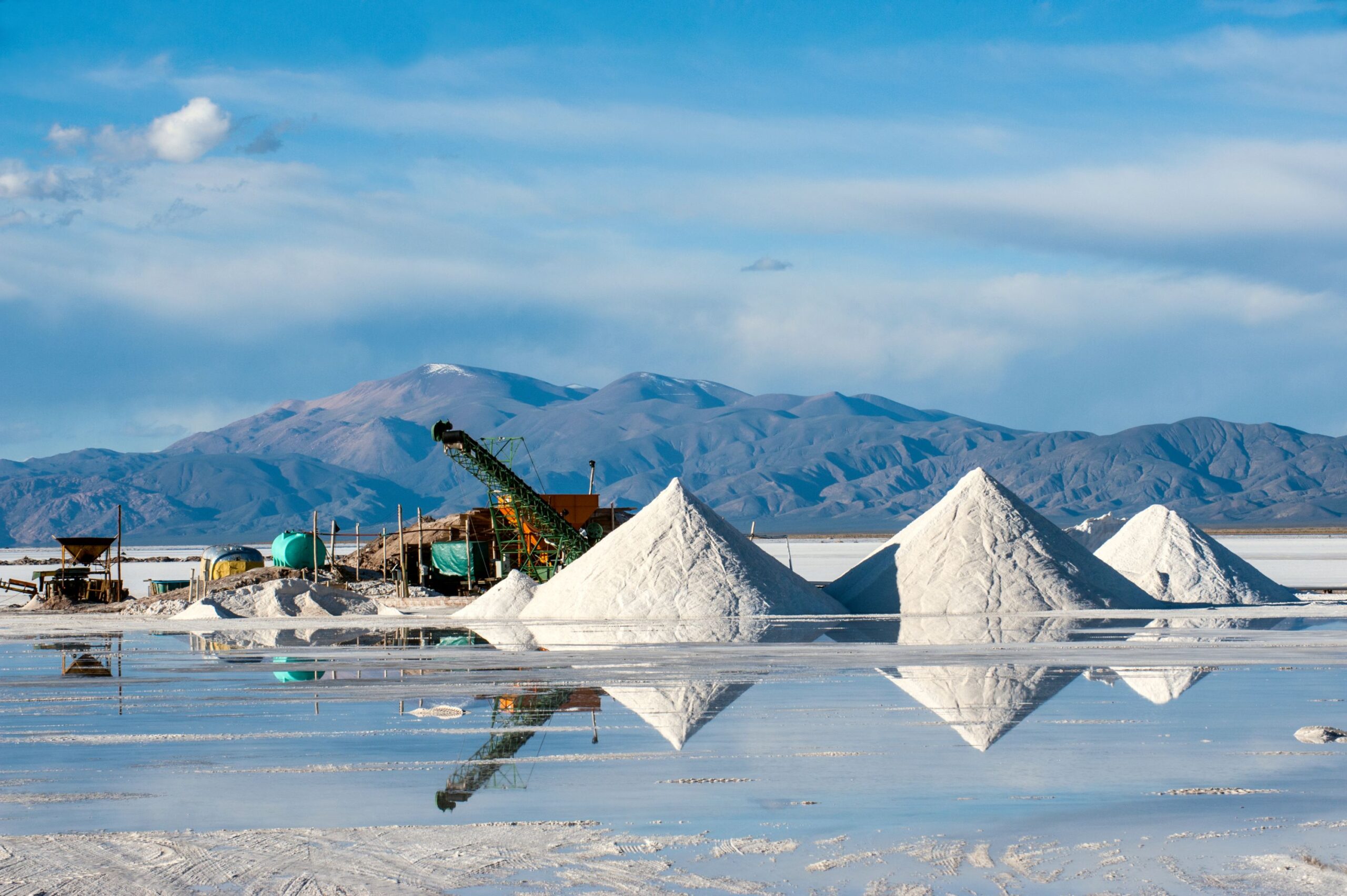 Lee más sobre el artículo Codelco adquiere Lithium Power International Ltd. para ingresar al mercado del litio