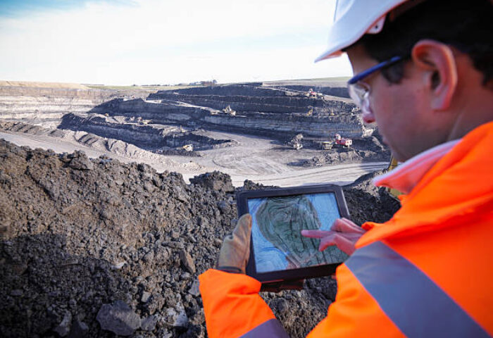 Minería y Ciencia: Un trabajo en Conjunto
